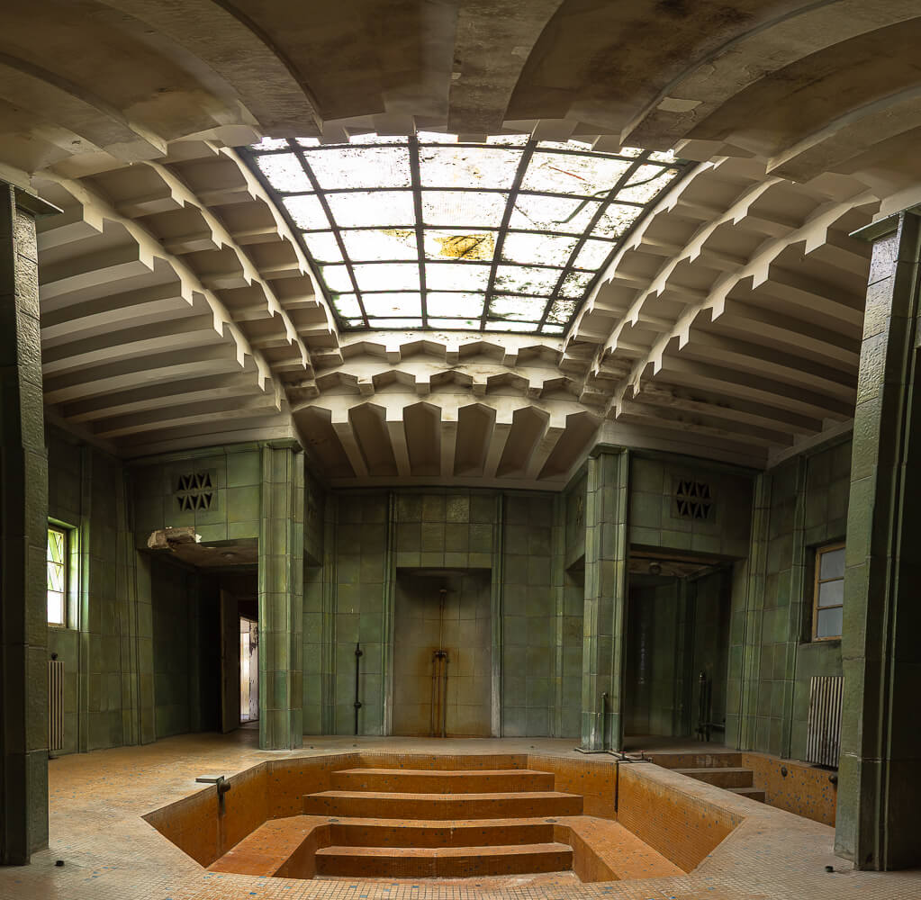 Kaltwasserbecken im Hubertusbad